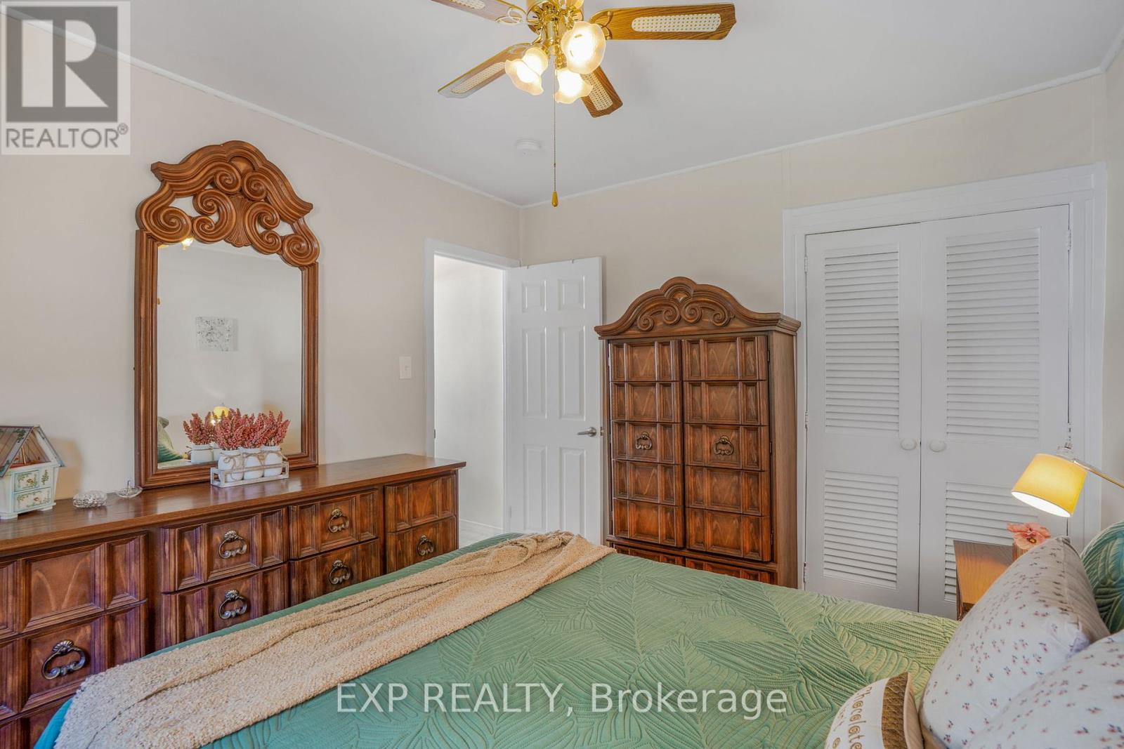Photo 16 of 35 Twelfth Street E, Cornwall ON