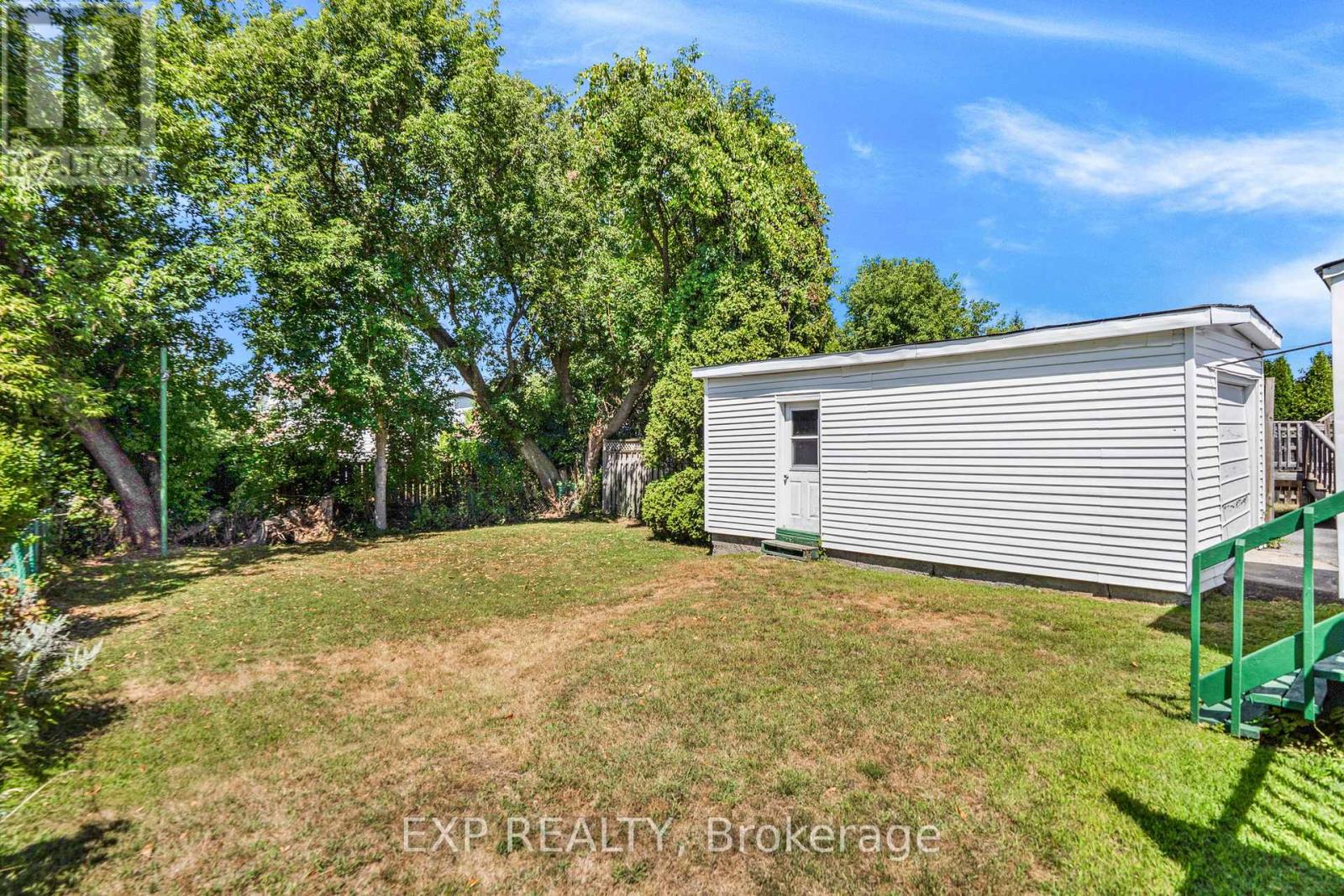 Photo 23 of 35 Twelfth Street E, Cornwall ON