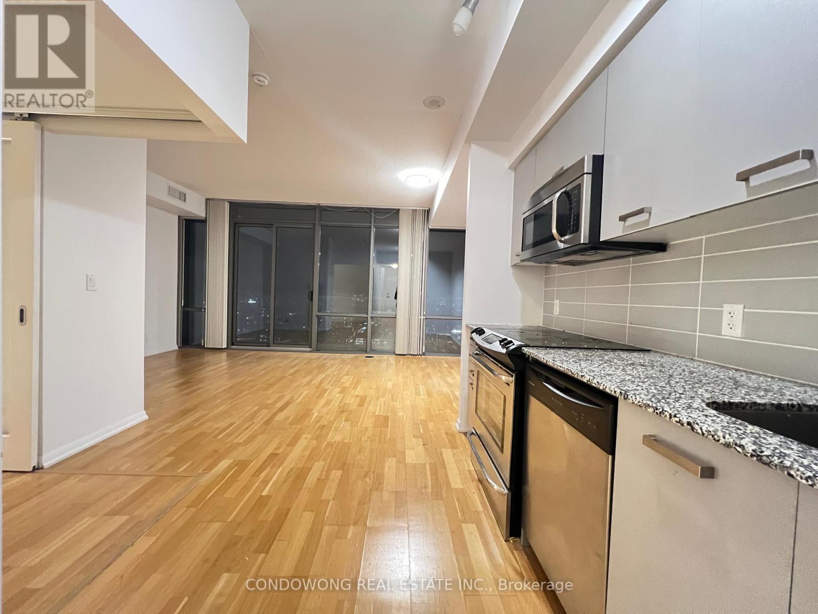 Photo 1 of 4201 832 Bay Street, Toronto ON