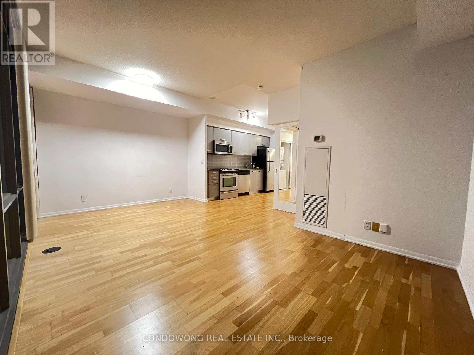 Photo 7 of 4201 832 Bay Street, Toronto ON