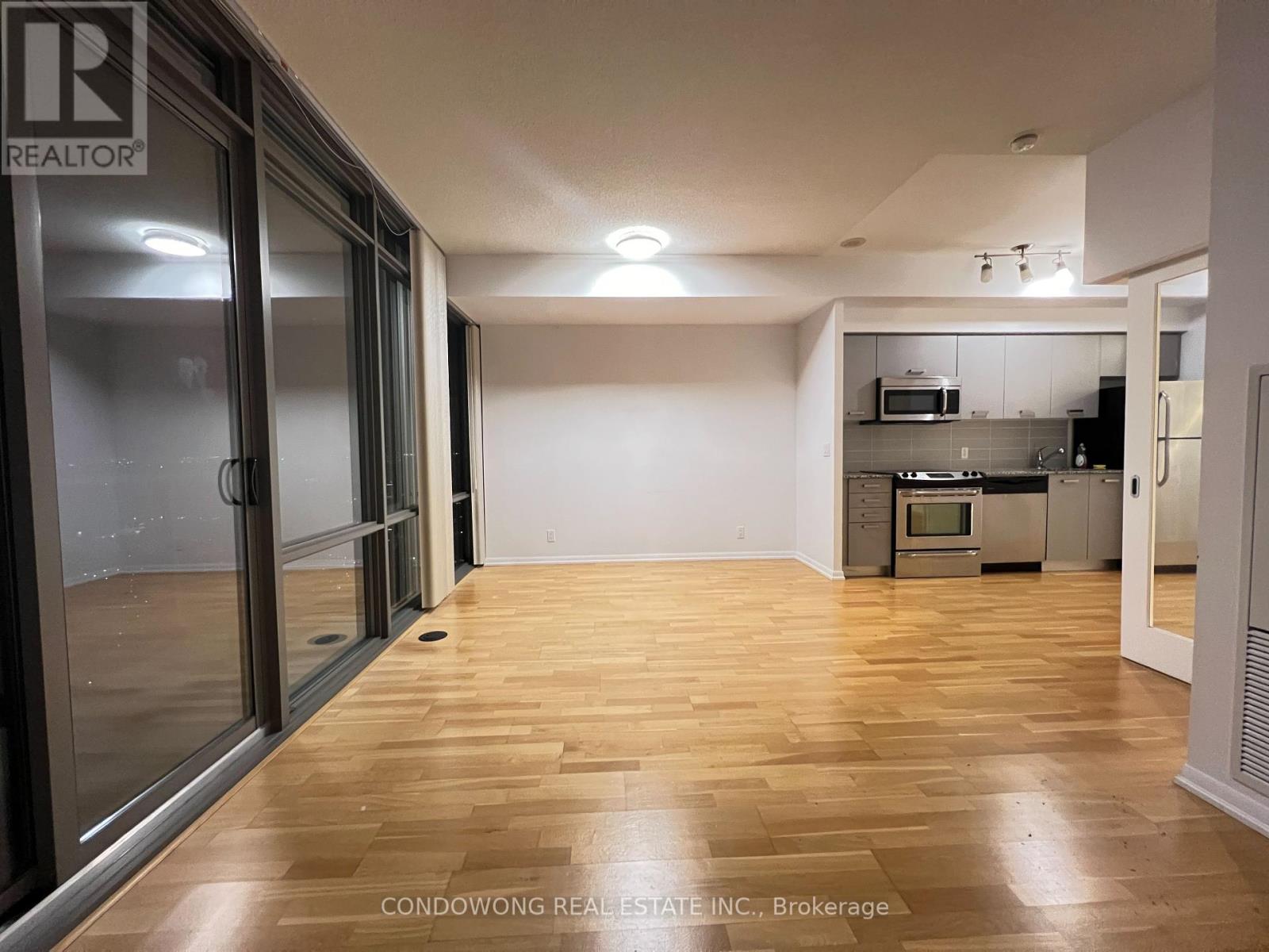 Photo 8 of 4201 832 Bay Street, Toronto ON