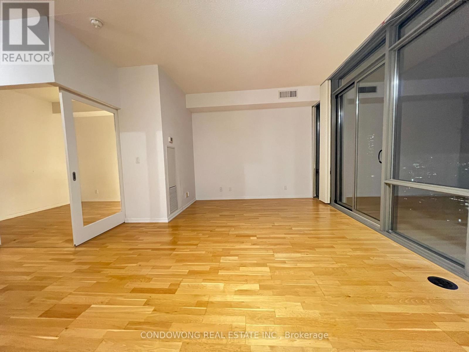 Photo 9 of 4201 832 Bay Street, Toronto ON