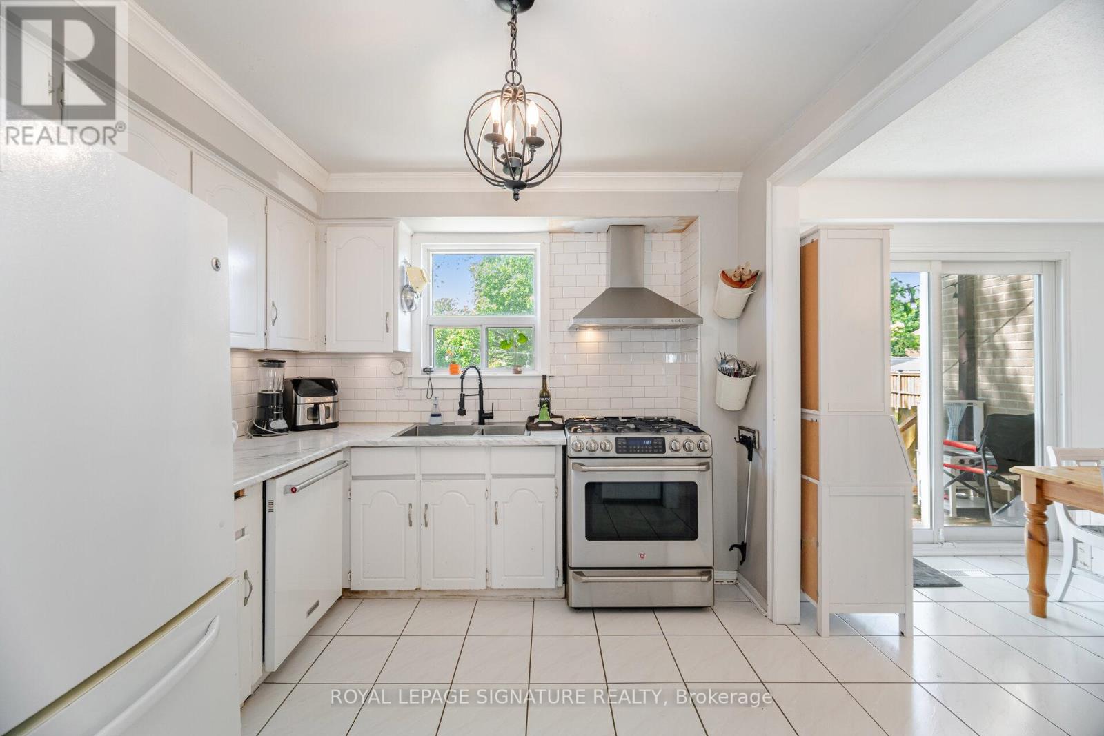 Photo 13 of 2698 Lundene Road, Mississauga ON