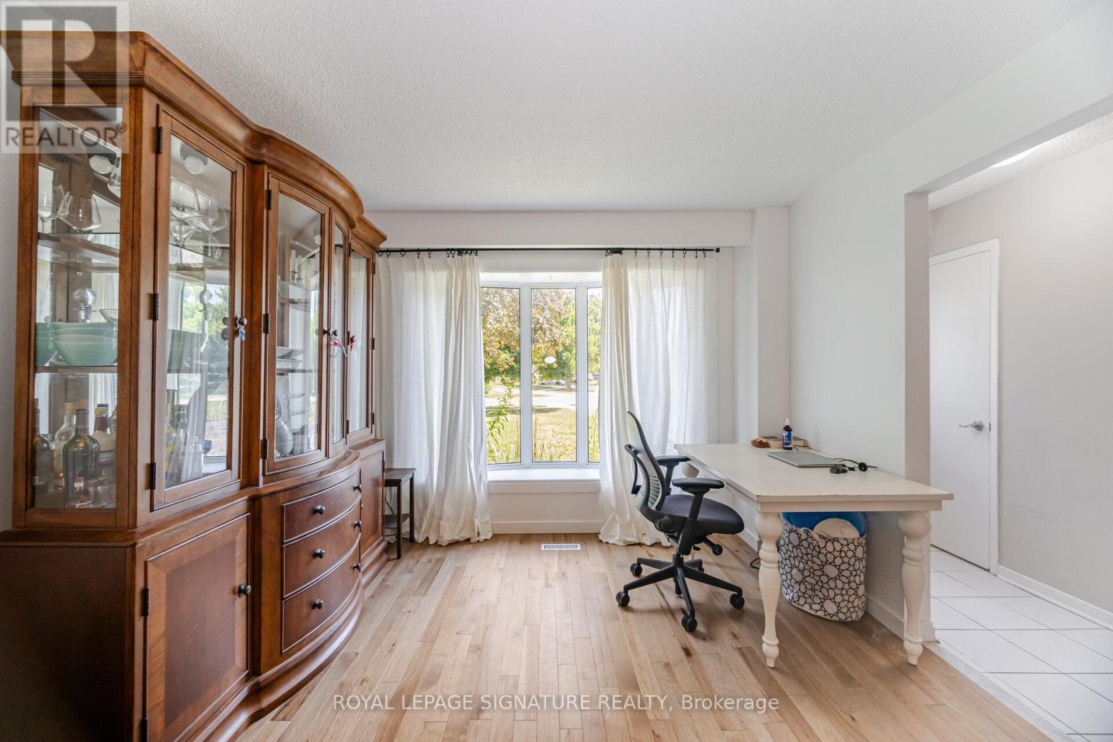 Photo 5 of 2698 Lundene Road, Mississauga ON