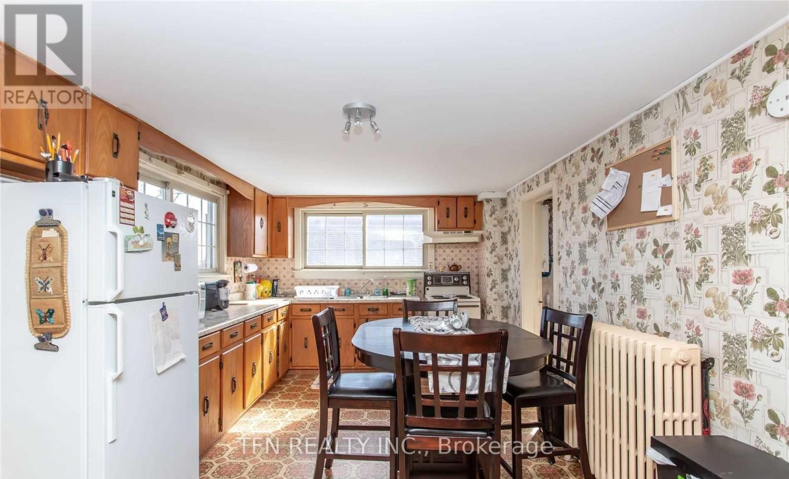 Photo 14 of 135 137 Queenston Street, St Catharines ON