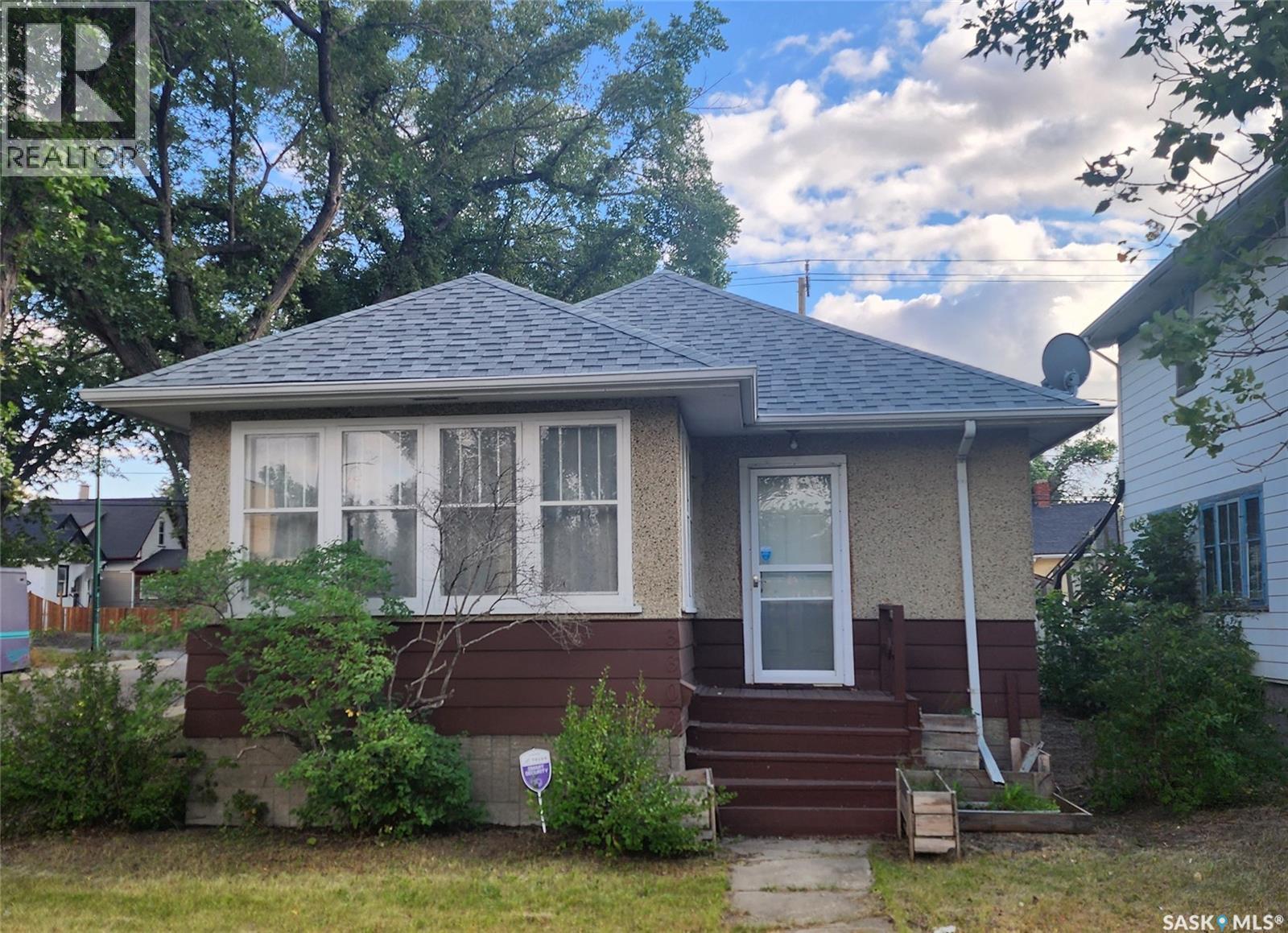 Photo 1 of 3303 Dewdney Avenue, Regina SK