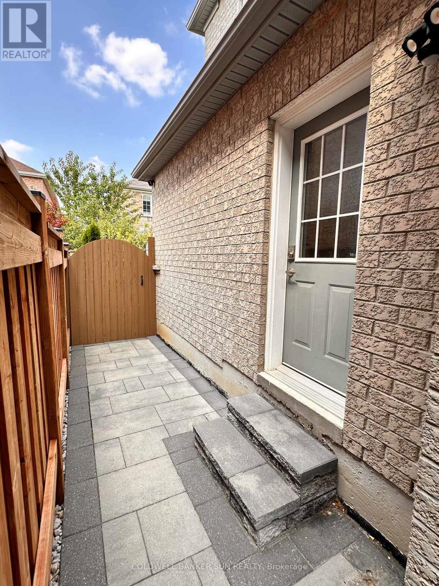 Photo 1 of 70 Rossi Drive, Vaughan ON