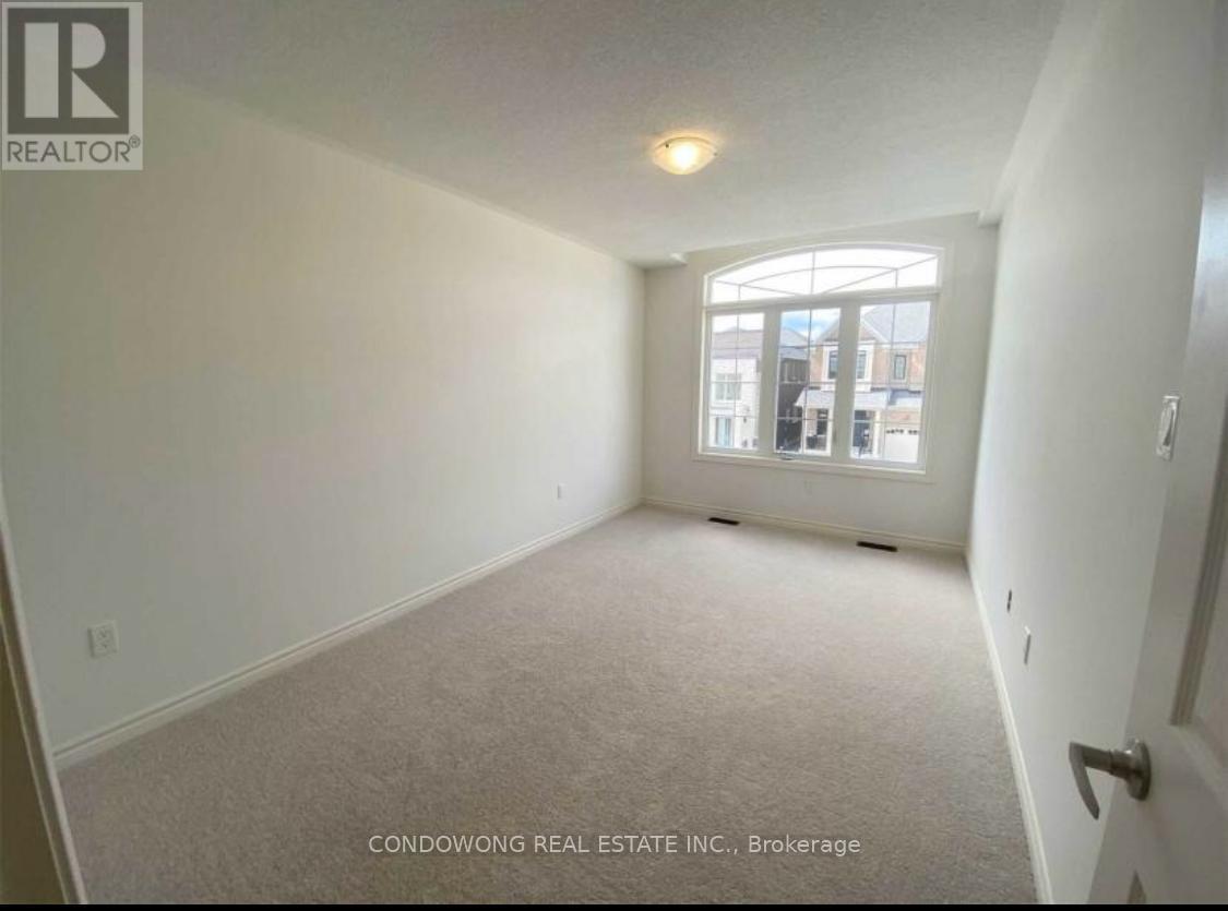 Photo 10 of 93 Markview Road, Whitchurchstouffville ON