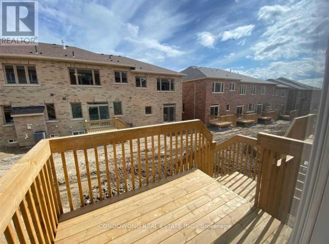 Photo 13 of 93 Markview Road, Whitchurchstouffville ON