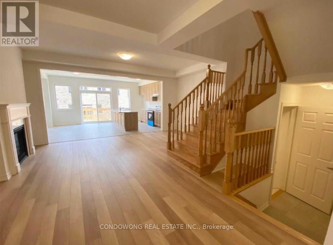 Photo 2 of 93 Markview Road, Whitchurchstouffville ON