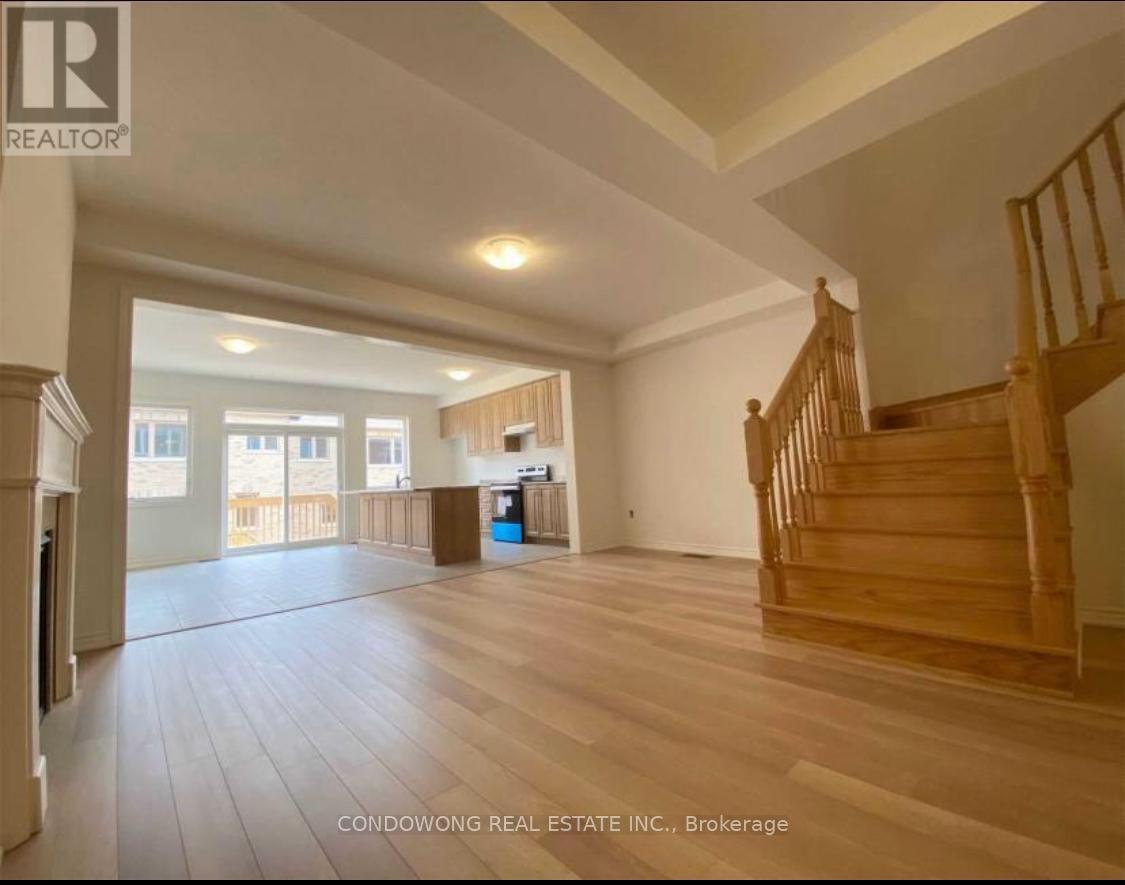 Photo 3 of 93 Markview Road, Whitchurchstouffville ON