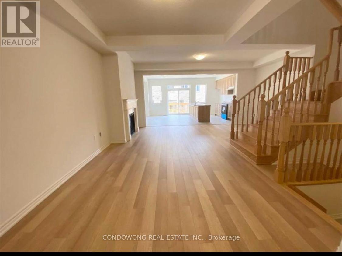 Photo 4 of 93 Markview Road, Whitchurchstouffville ON