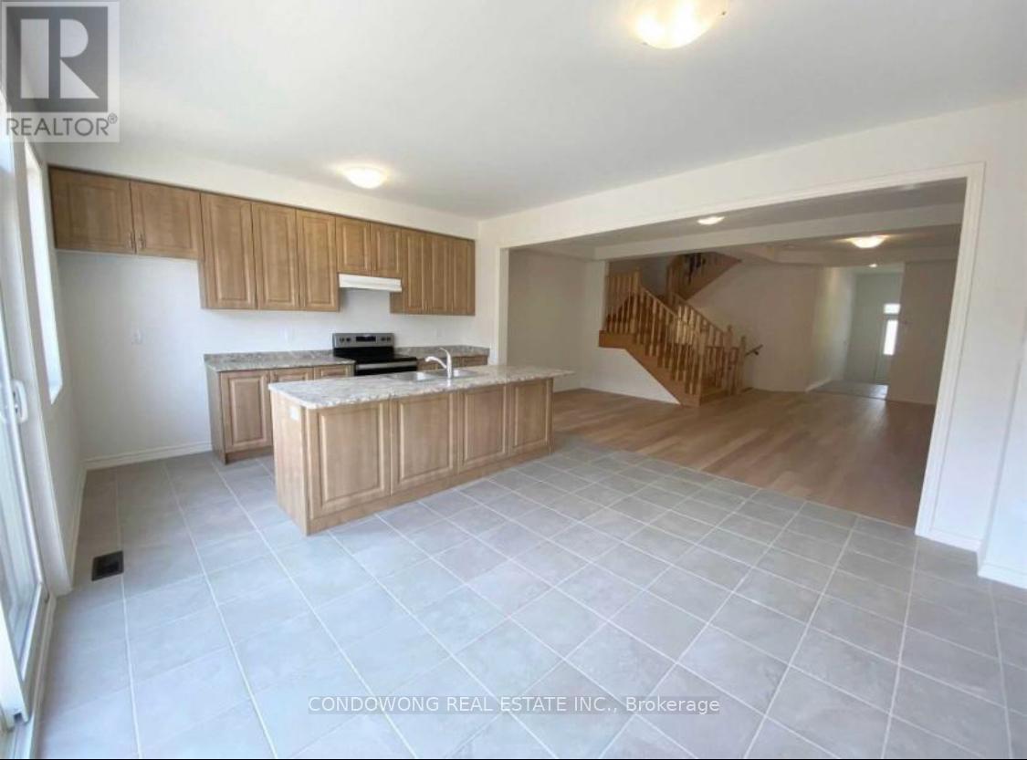 Photo 5 of 93 Markview Road, Whitchurchstouffville ON
