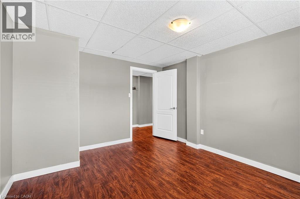Photo 35 of 133 Grantham Avenue, St Catharines ON