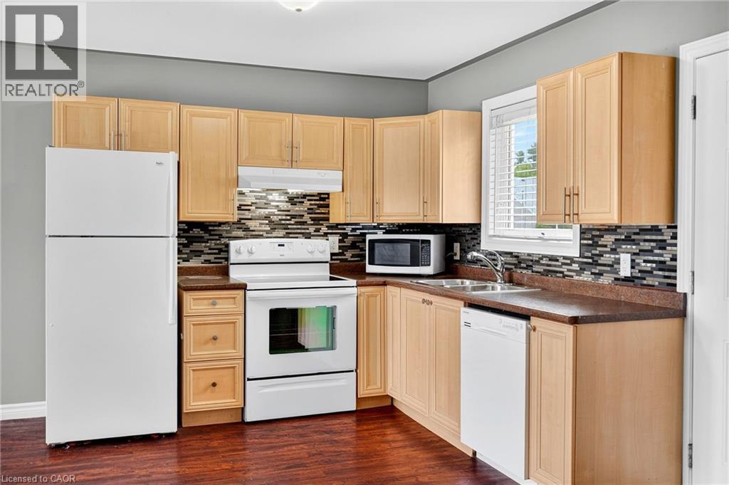 Photo 5 of 133 Grantham Avenue, St Catharines ON