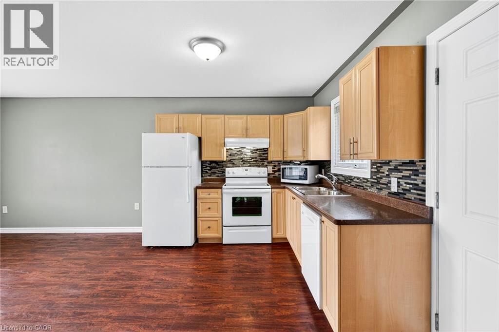 Photo 6 of 133 Grantham Avenue, St Catharines ON