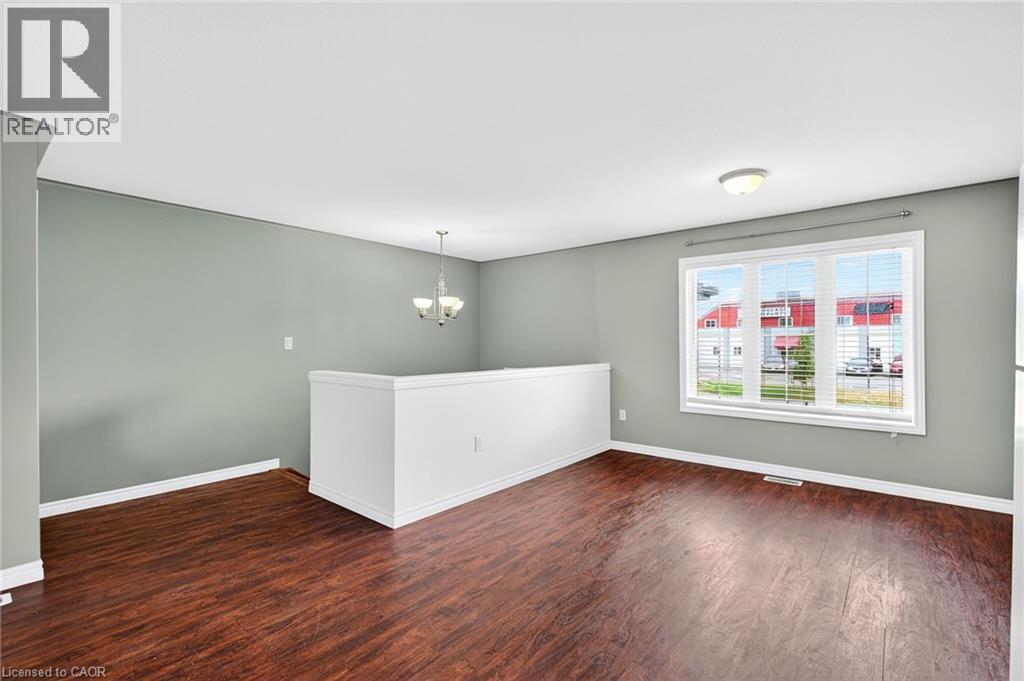 Photo 9 of 133 Grantham Avenue, St Catharines ON