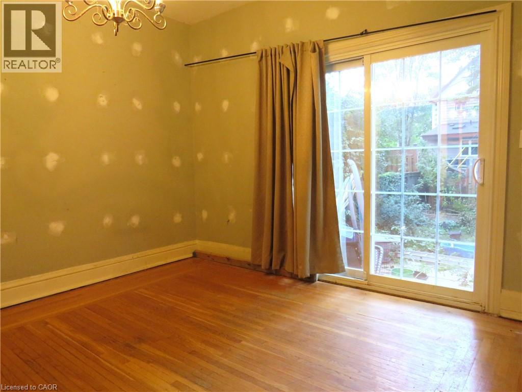 Photo 6 of 120 Sanford Avenue S, Hamilton ON