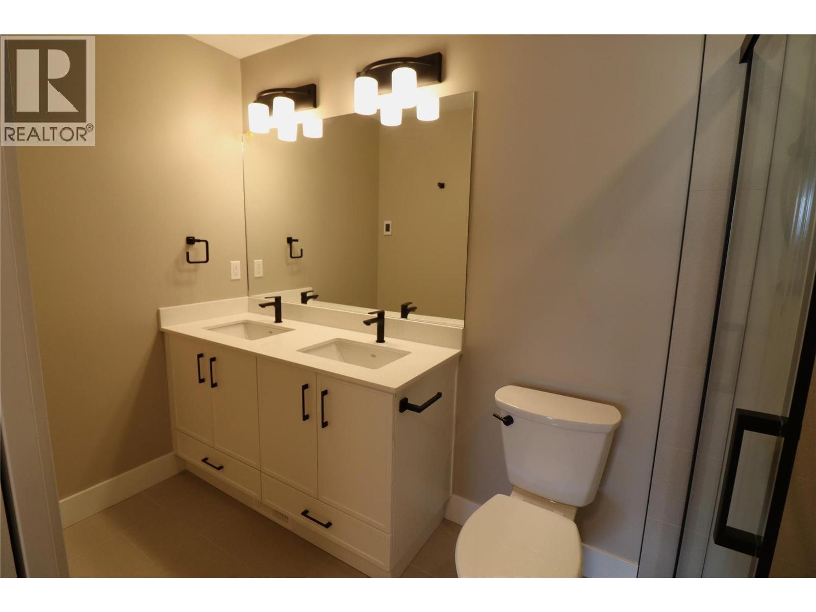Photo 11 of 161 Chestnut Avenue, Kamloops BC