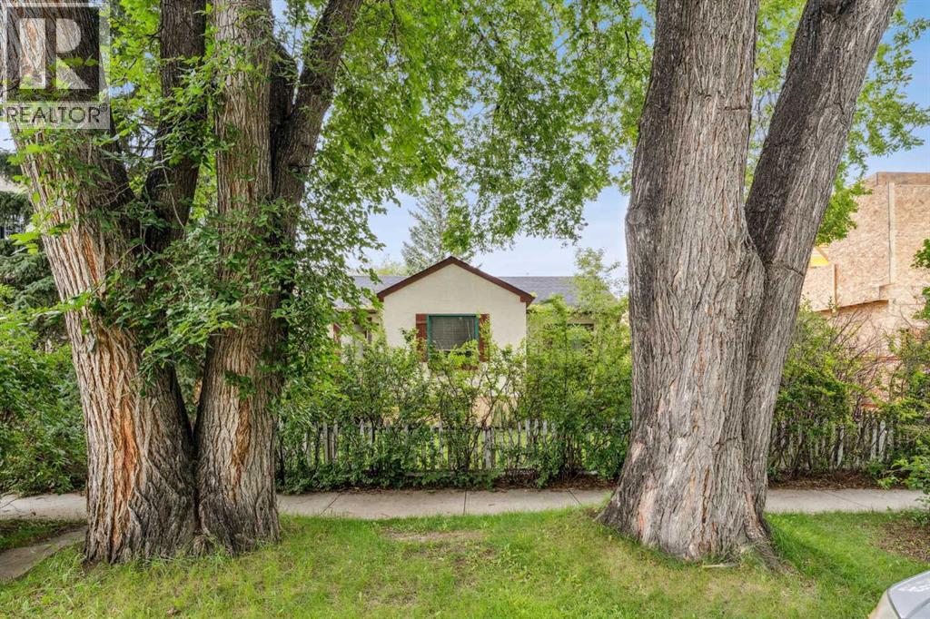 Photo 3 of 630 15 Avenue Ne, Calgary AB