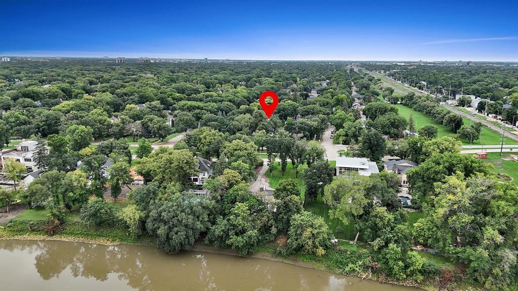 Photo 4 of 1324 Wellington Crescent, Winnipeg MB