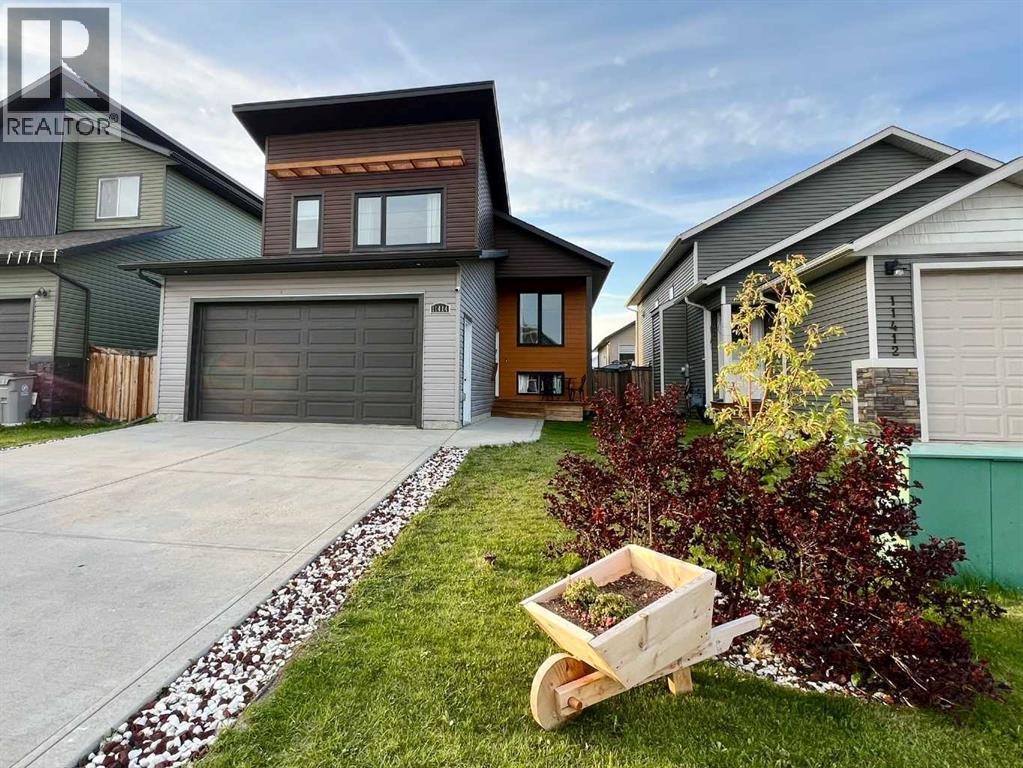 Single Family House Bi-level for Sale in  A Avenue Westgate Grande Prairie 
