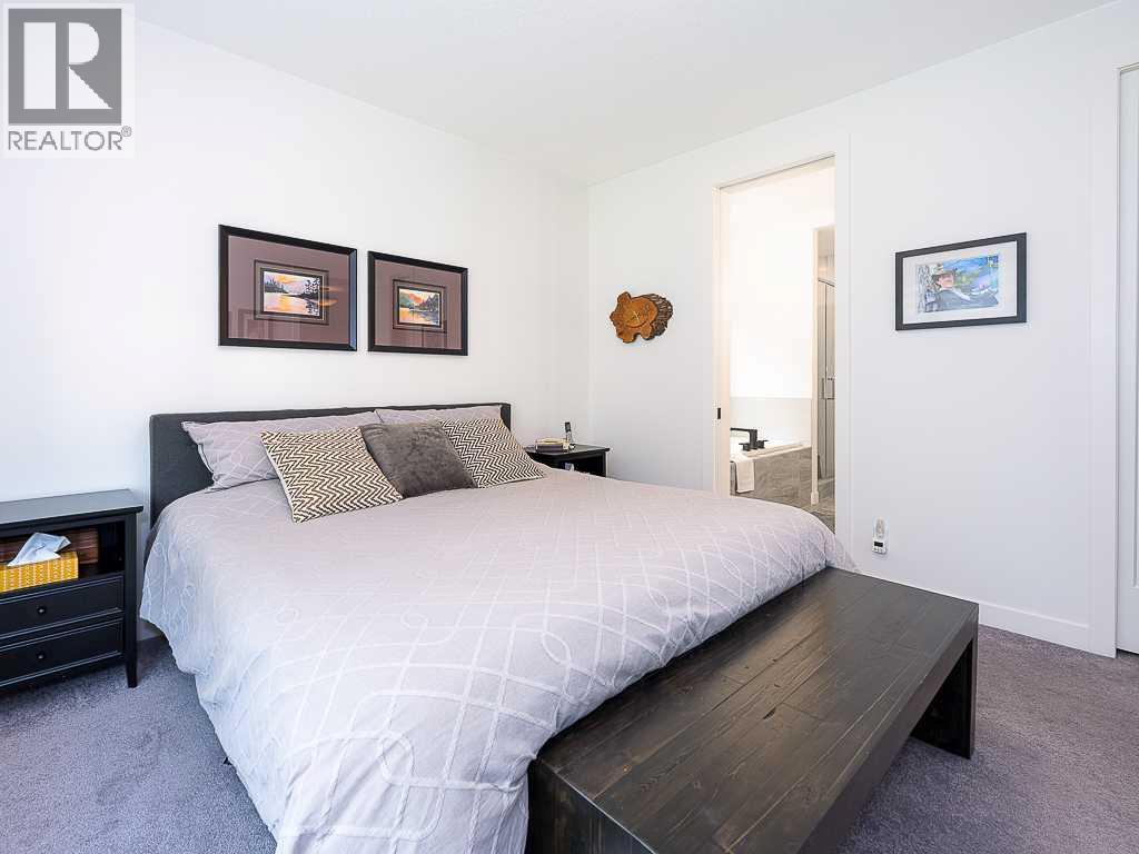 Single Family House Bungalow for Sale in  Rockyvale Green NW Rocky Ridge Calgary 