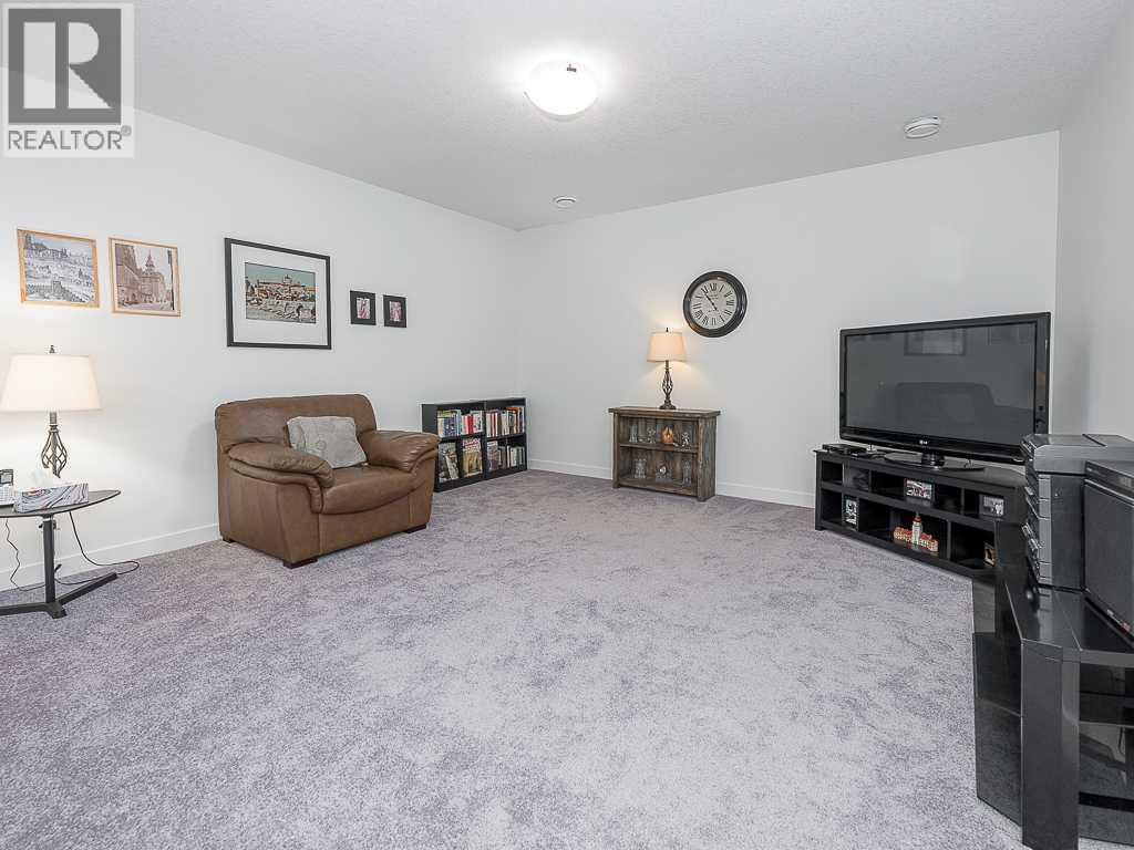 Single Family House Bungalow for Sale in  Rockyvale Green NW Rocky Ridge Calgary 