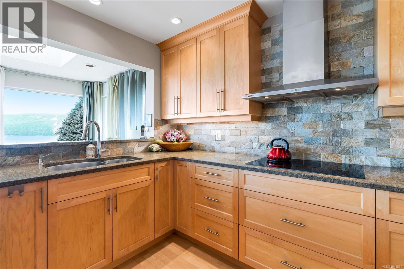 541 Cedar Cres, Cobble Hill