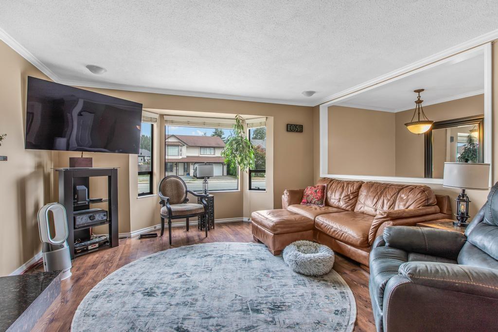 Photo 4 of 33370 Cherry Avenue, Mission BC