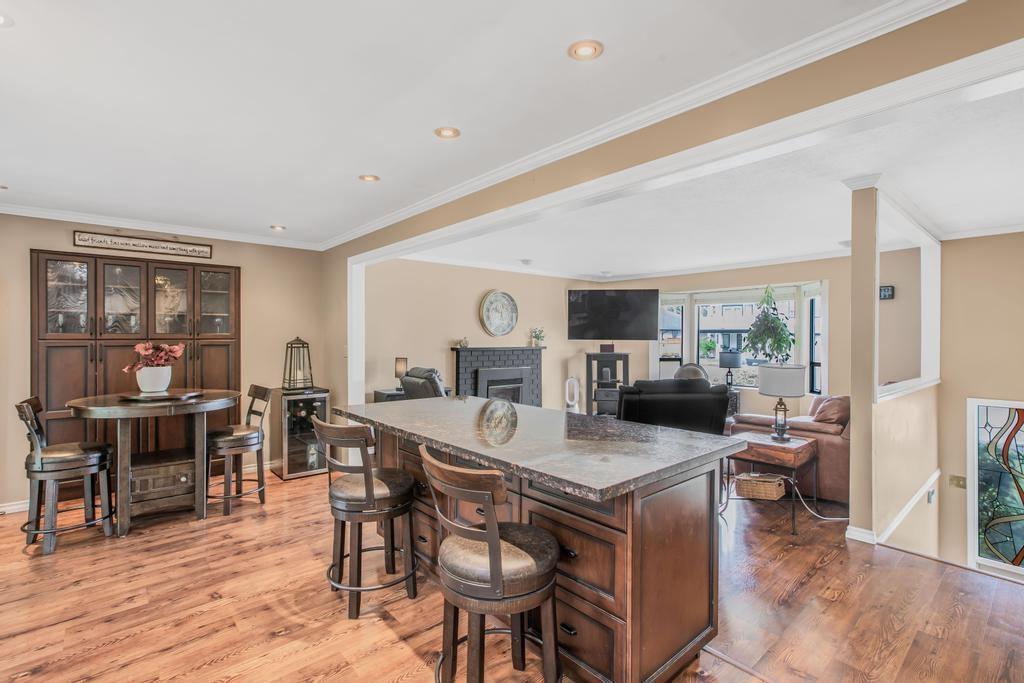 Photo 9 of 33370 Cherry Avenue, Mission BC