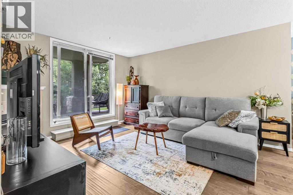 Single Family House for Sale in   Fishcreek Boulevard SW Evergreen Calgary 