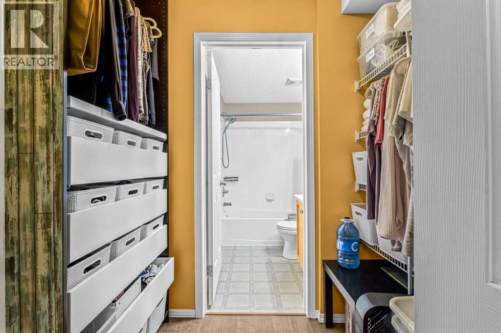 Single Family House for Sale in   Fishcreek Boulevard SW Evergreen Calgary 