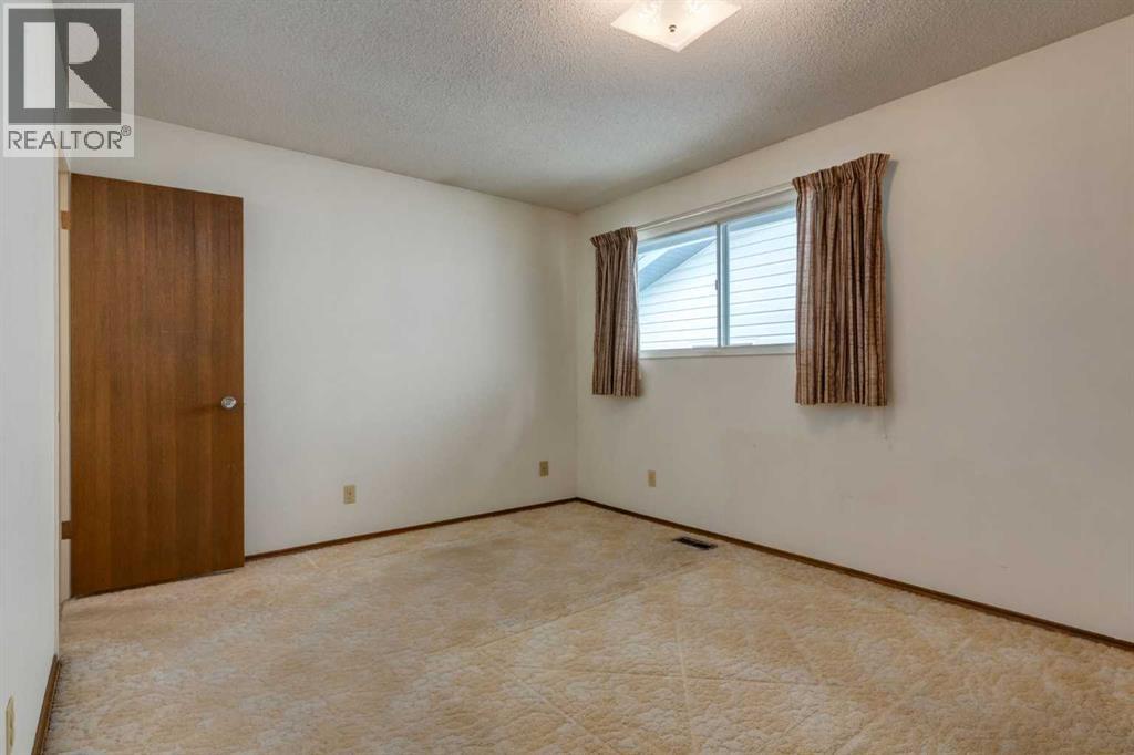 Single Family House Bungalow for Sale in  Silver Ridge Drive NW Silver Springs Calgary 