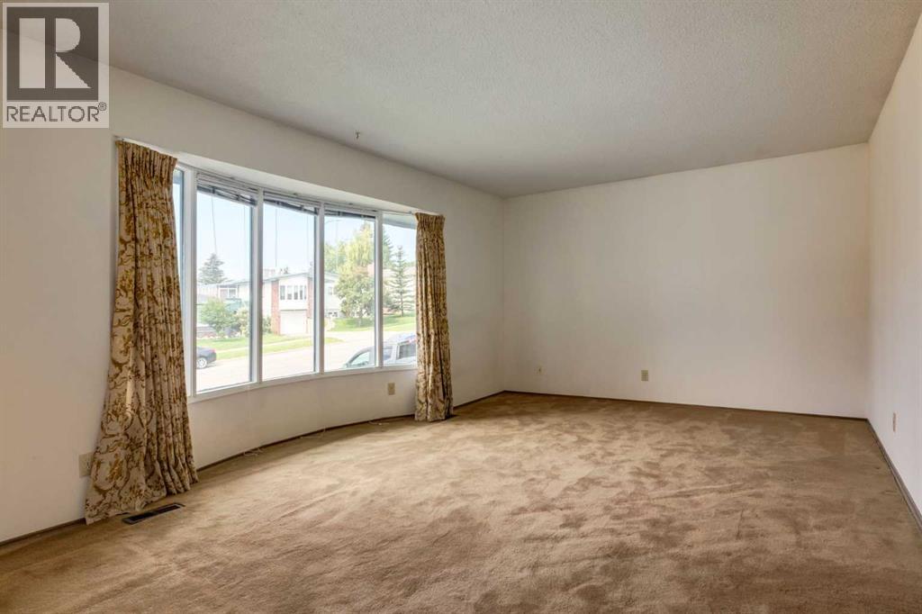 Single Family House Bungalow for Sale in  Silver Ridge Drive NW Silver Springs Calgary 