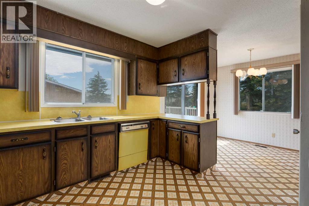 Single Family House Bungalow for Sale in  Silver Ridge Drive NW Silver Springs Calgary 
