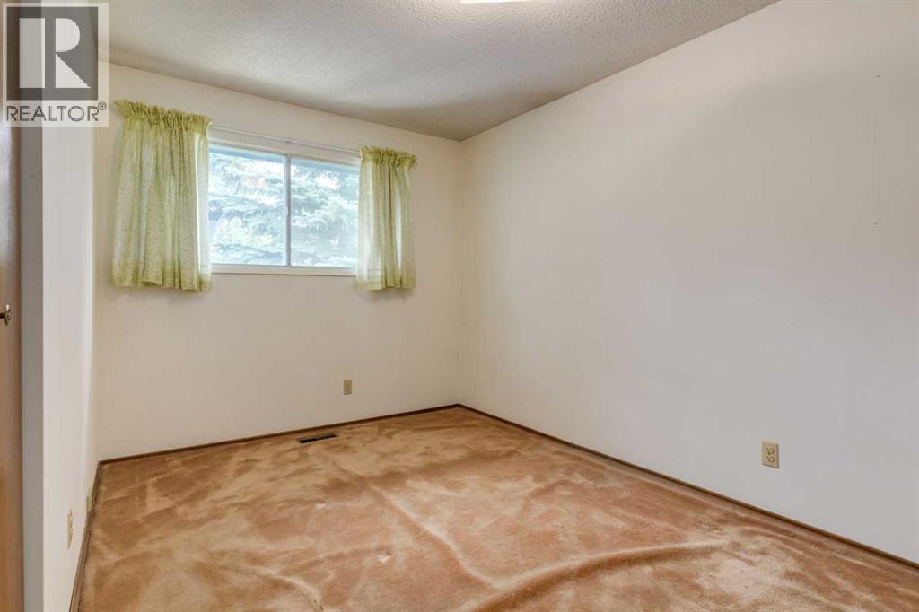 Single Family House Bungalow for Sale in  Silver Ridge Drive NW Silver Springs Calgary 