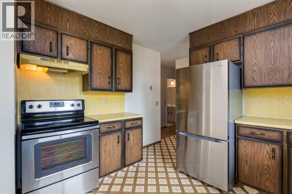 Single Family House Bungalow for Sale in  Silver Ridge Drive NW Silver Springs Calgary 