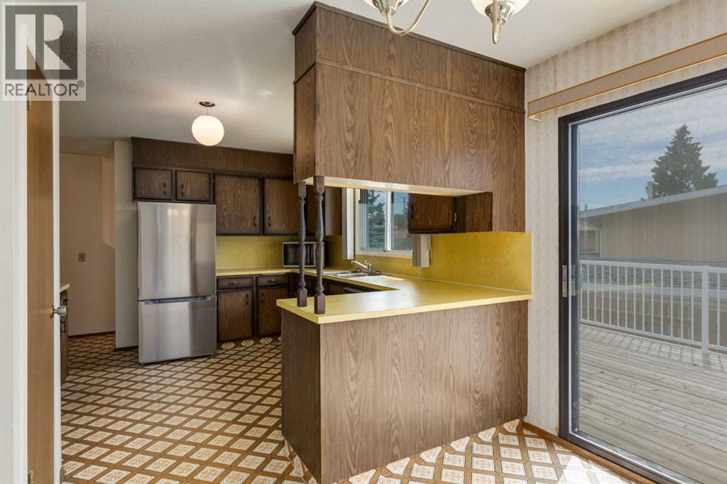 Single Family House Bungalow for Sale in  Silver Ridge Drive NW Silver Springs Calgary 