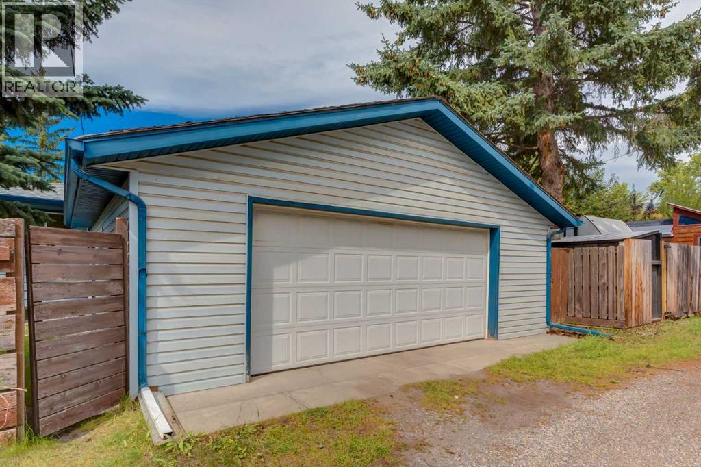 Single Family House Bungalow for Sale in  Silver Ridge Drive NW Silver Springs Calgary 