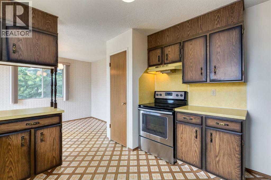 Single Family House Bungalow for Sale in  Silver Ridge Drive NW Silver Springs Calgary 