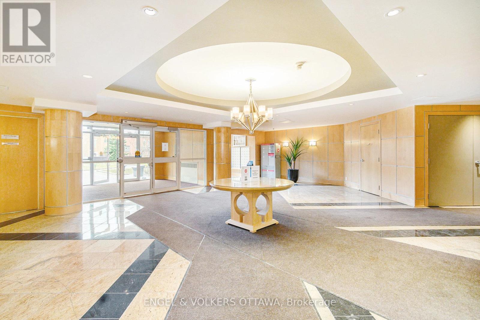 Luxurious lobby