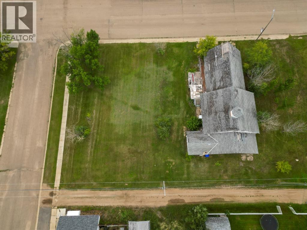Photo 10 of 5301 Victoria Avenue, Coronation AB