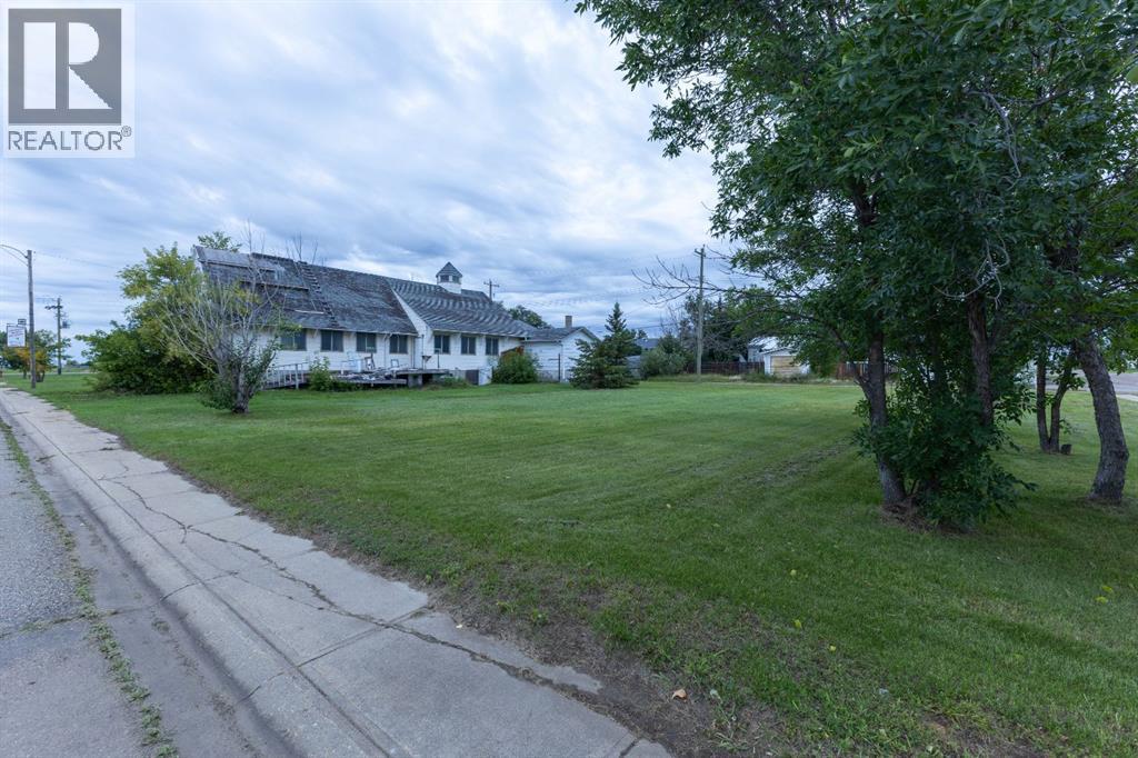 Photo 3 of 5301 Victoria Avenue, Coronation AB