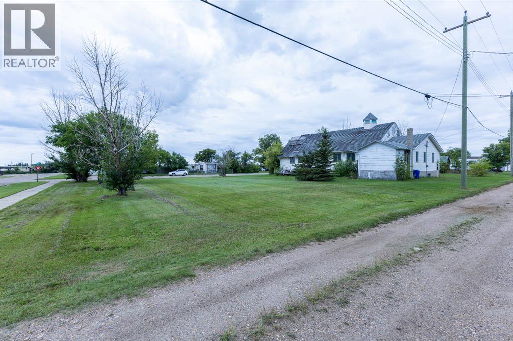 Photo 4 of 5301 Victoria Avenue, Coronation AB