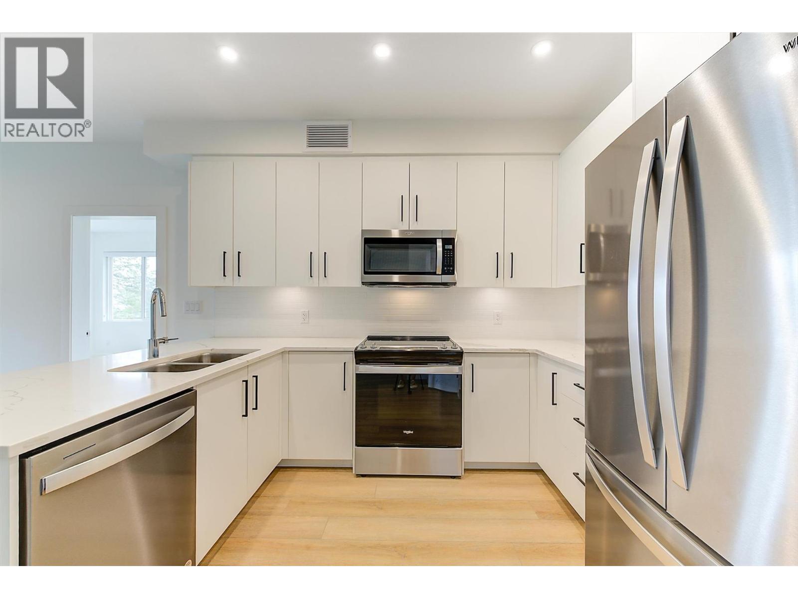 Photo 10 of 3434 Mckinley Beach Drive Unit 309, Kelowna BC