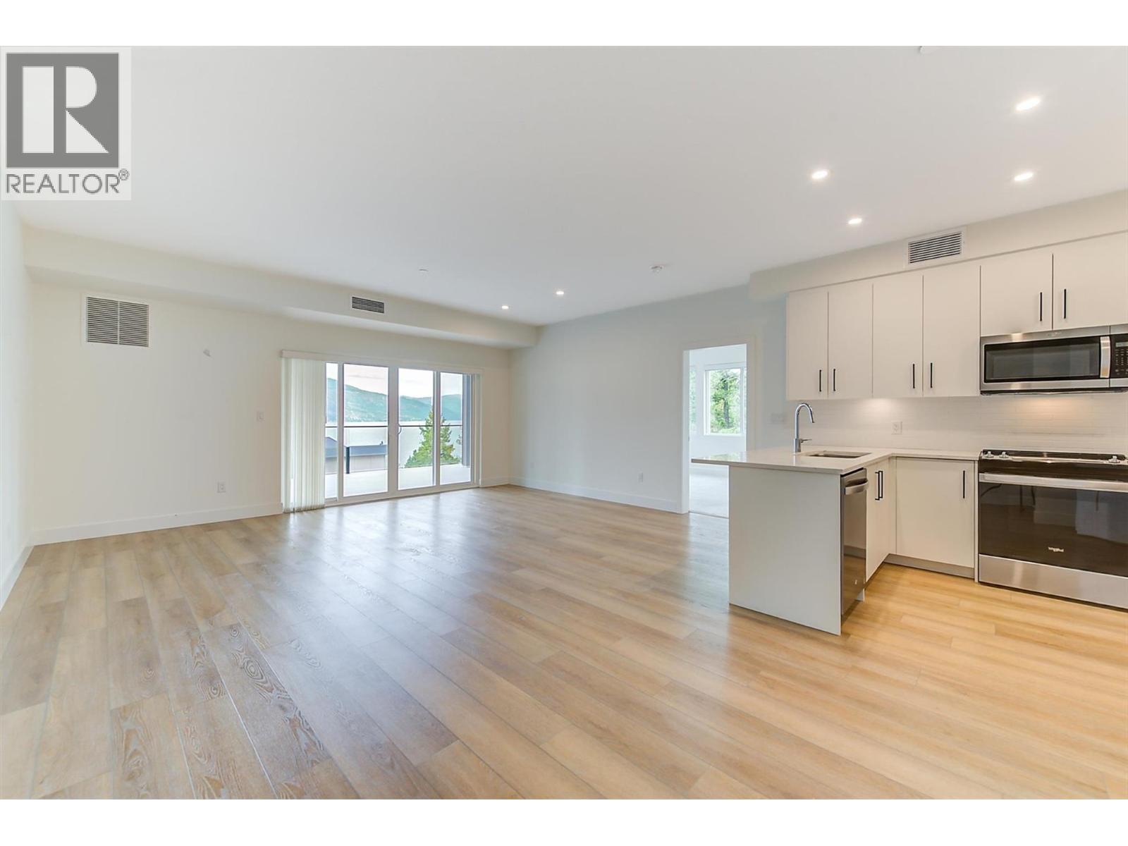 Photo 16 of 3434 Mckinley Beach Drive Unit 309, Kelowna BC
