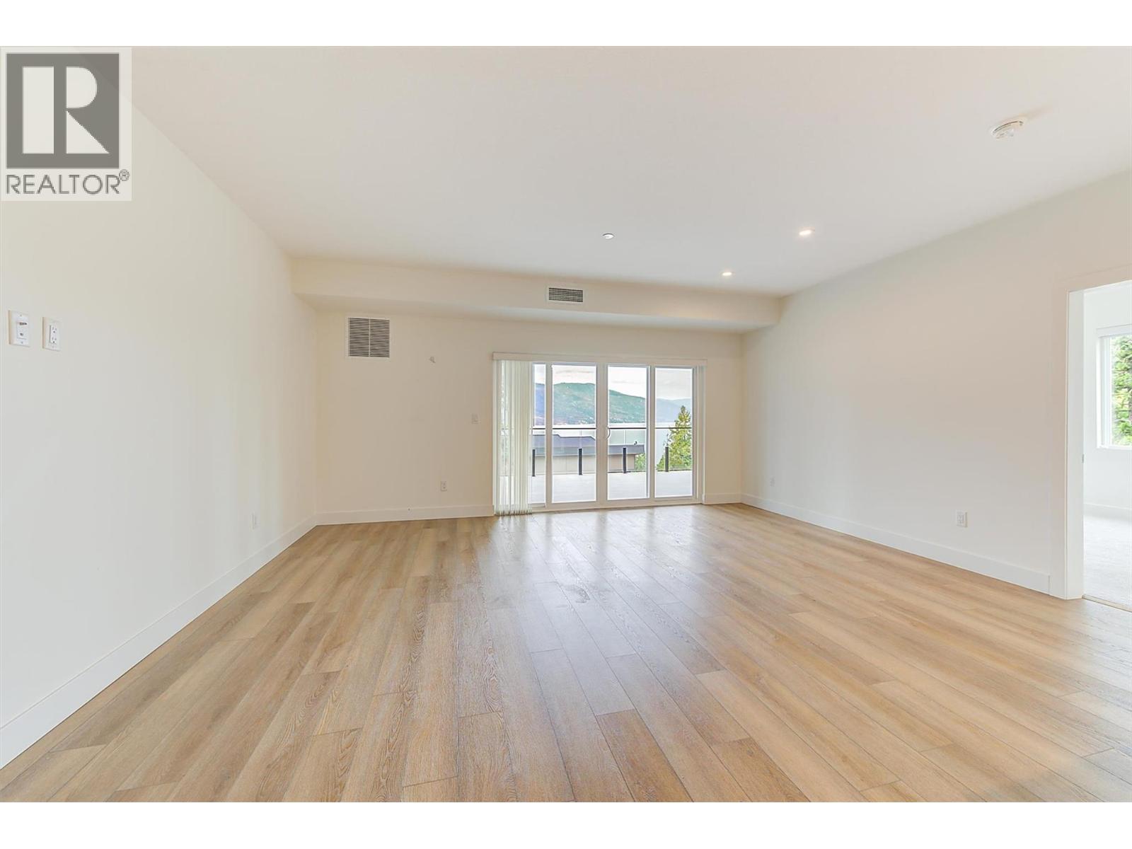 Photo 17 of 3434 Mckinley Beach Drive Unit 309, Kelowna BC