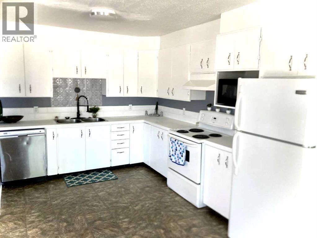 Photo 2 of 4417 B 47 A Avenue, Sylvan Lake AB