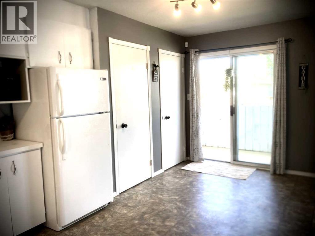 Photo 3 of 4417 B 47 A Avenue, Sylvan Lake AB